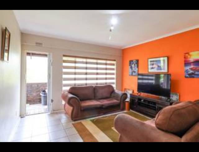 2 BEDROOM TOWNHOUSE FOR SALE IN HORIZON VIEW